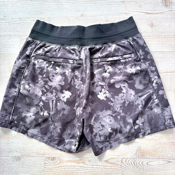 Athleta‎ Brooklyn Lumen Floral Print Shorts | Black/Grey Small - Picture 5 of 5